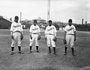 Charles "Teenie" Harris - Pittsburgh Crawfords baseball players on Forbes Field, 1945