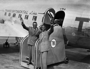 Charles "Teenie" Harris - Jazz musician Lionel Hampton and Pittsburgh Courier reporter Billy Rowe at Allegheny County airport, 1940
